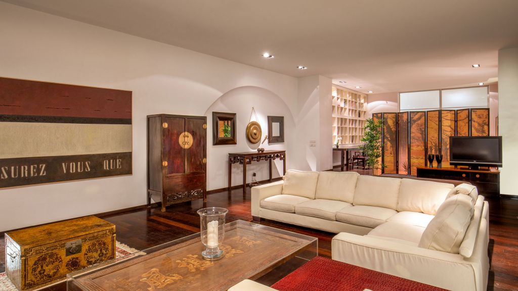 myapartsuite-rome-luxury-torre-argentina-apartment-living-room-2