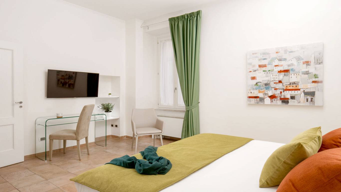 myapartsuite-rome-colosseum-ettore-apartment-room-2