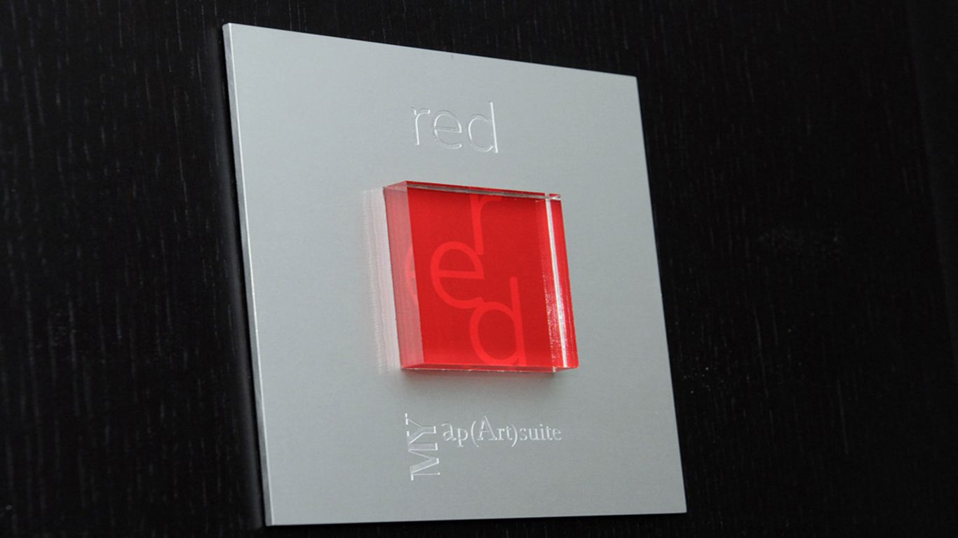 myapartsuite-rome-trastevere-red-apartment-plaque