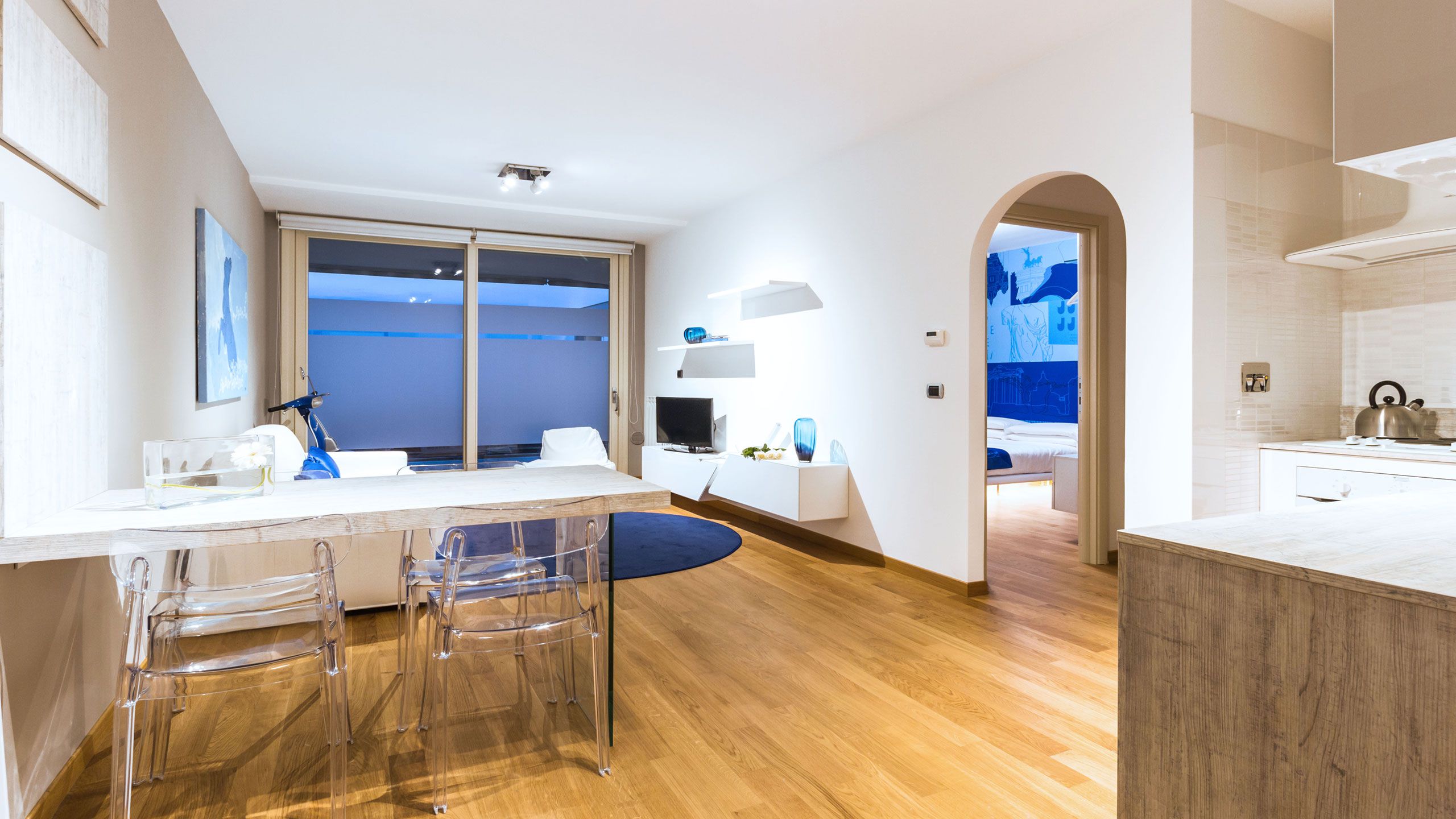 myapartsuite-rome-trastevere-blue-apartment-living-room-2