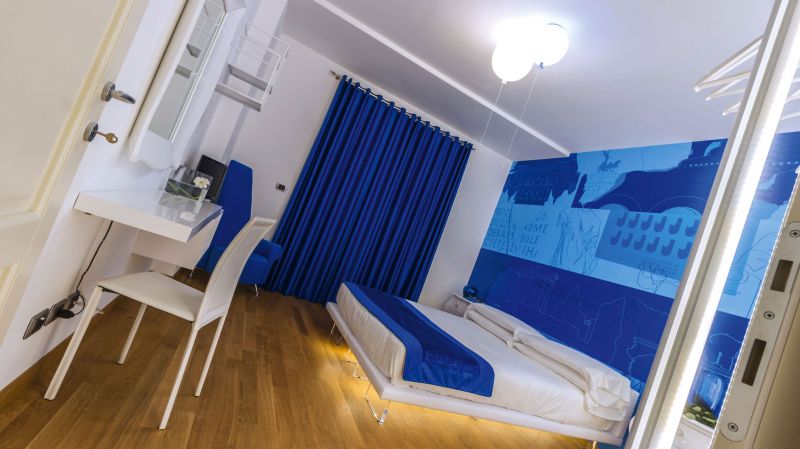 myapartsuite-rome-trastevere-blue-apartment-room-2