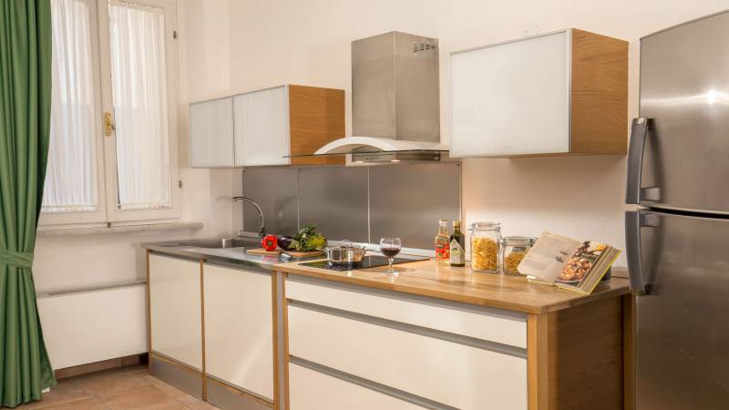 myapartsuite-rome-colosseum-ettore-apartment-kitchen