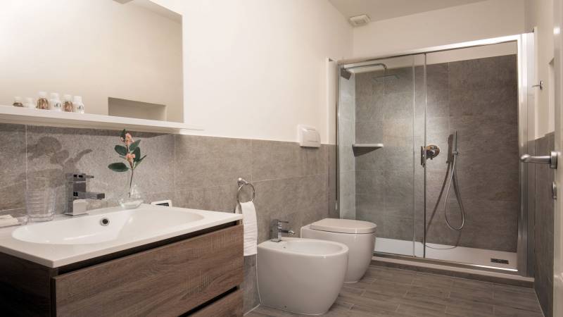 myapartsuite-roma-appartamento-ettore-colosseo-bagno