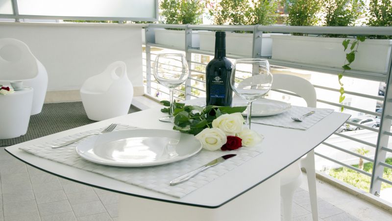 myapartsuite-rome-trastevere-white-apartment-terrace