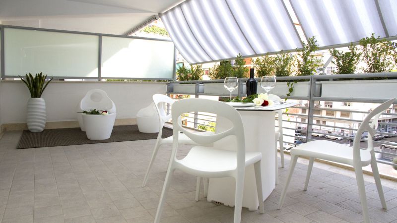 myapartsuite-rome-trastevere-white-apartment-terrace-4